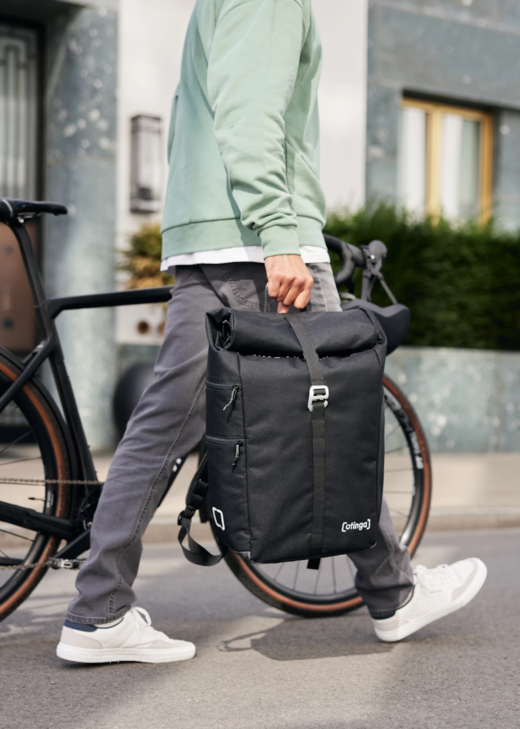 Otinga Flip Sac à Dos & Sacoche Porte-bagages 2en1 10 Otinga Flip Sac à Dos & Sacoche Porte-bagages 2en1 – Image 8