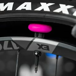 Muc-Off Support Tubeless AirTag Avec Kit Valve 44 Mm -Vélos Remise B312DBAF2FD276EF35D976CCDEB84A5A