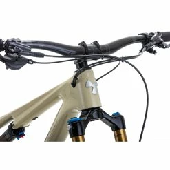 Nukeproof Reactor 290 ST Factory Carbon Bike (XT) 31 Nukeproof Reactor 290 ST Factory Carbon Bike (XT) -Vélos Remise Nukeproof Reactor 290 ST Factory Carbon Bike XT 2022 Cockie Dough 09