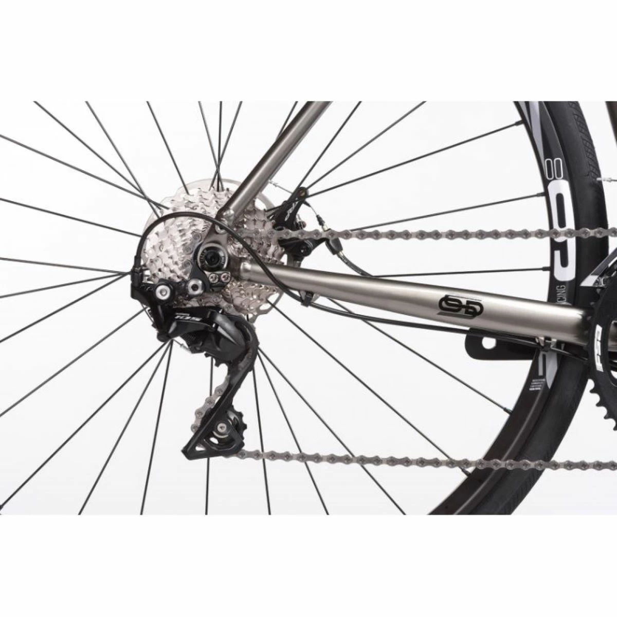 Orro Terra Gravel 105 R900 Flatbar Gravel Bike (2023) 6 Orro Terra Gravel 105 R900 Flatbar Gravel Bike (2023) – Image 4