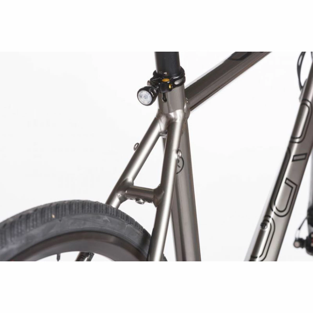 Orro Terra Gravel 105 R900 Flatbar Gravel Bike (2023) 7 Orro Terra Gravel 105 R900 Flatbar Gravel Bike (2023) – Image 5