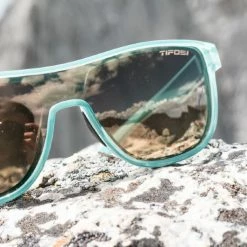 Tifosi Eyewear Sizzle Teal Dune Sunglasses 10 Tifosi Eyewear Sizzle Teal Dune Sunglasses -Vélos Remise sizzle tealdune cburkesmith july2022 tifosi 16 1285x
