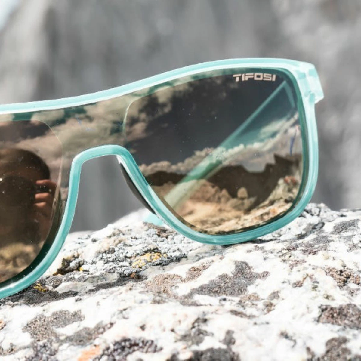 Tifosi Eyewear Sizzle Teal Dune Sunglasses 6 Tifosi Eyewear Sizzle Teal Dune Sunglasses – Image 4